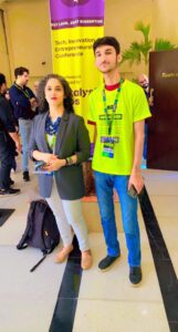 Muhammad Owais with Misbah Naqvi - Co-Founder of i2i ventures - at +92disrupt conference karachi - Acquire Daily